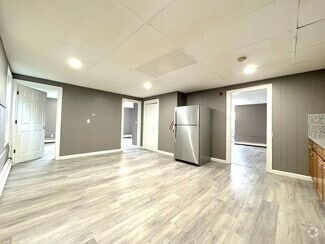 Building Photo - 332 Kimball St