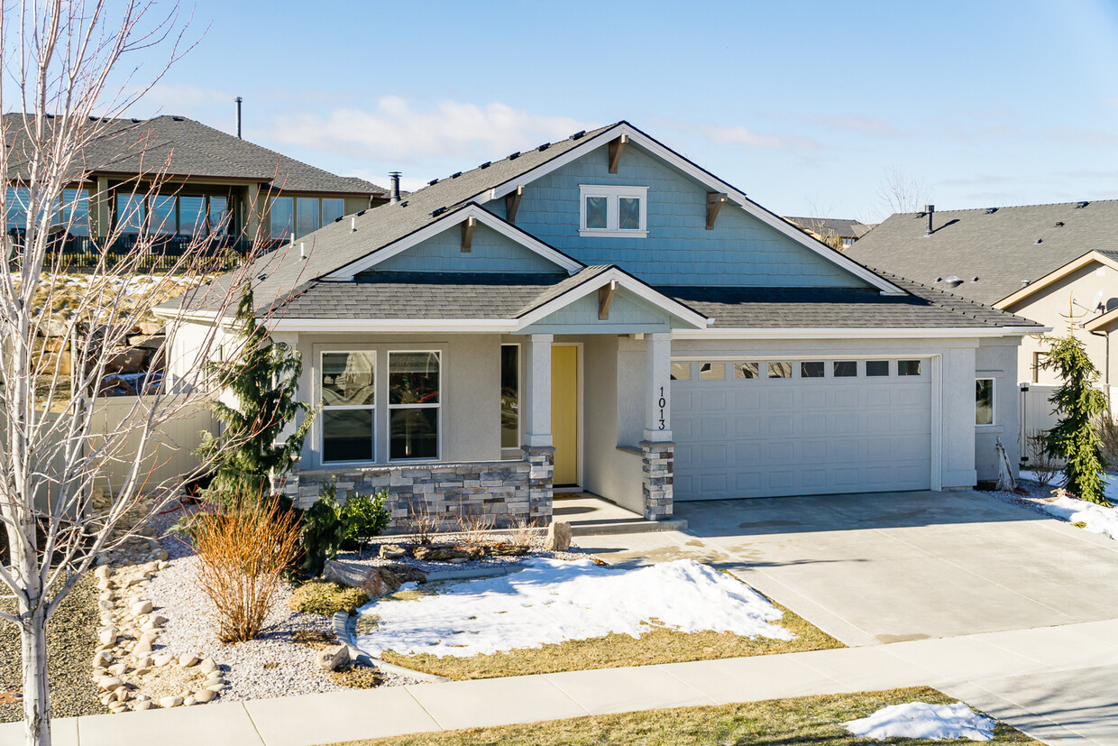 Primary Photo - 1013 E Radiant Ridge Dr