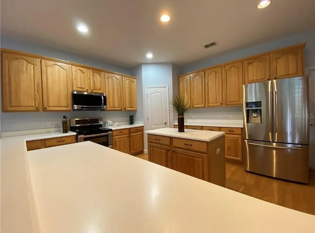Building Photo - 1675 Marina Lake Dr