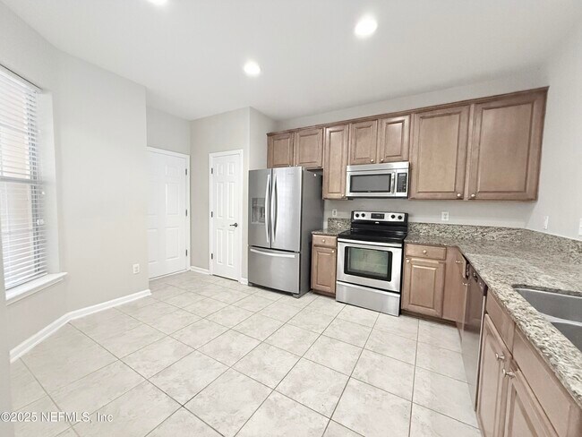 Foto del edificio - 3676 Hartsfield Forest Cir
