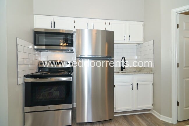 Foto del edificio - 1337 E Market St