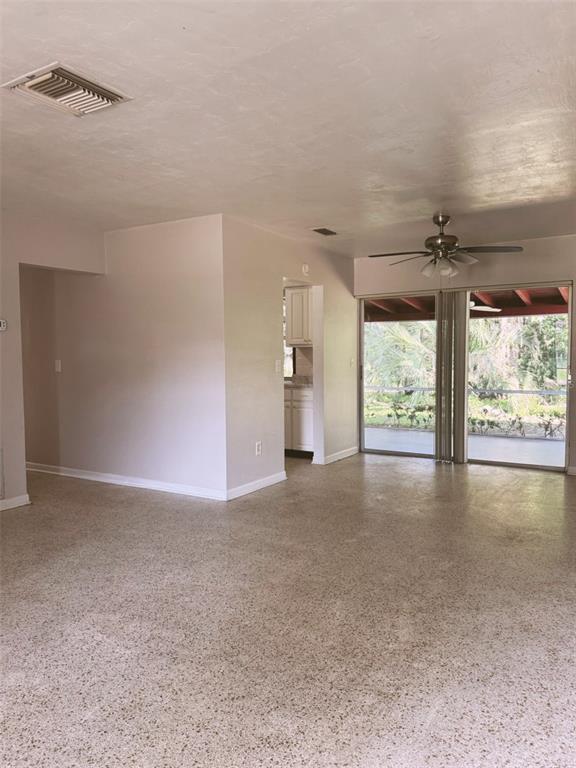 Foto del edificio - 6442 Treehaven Dr