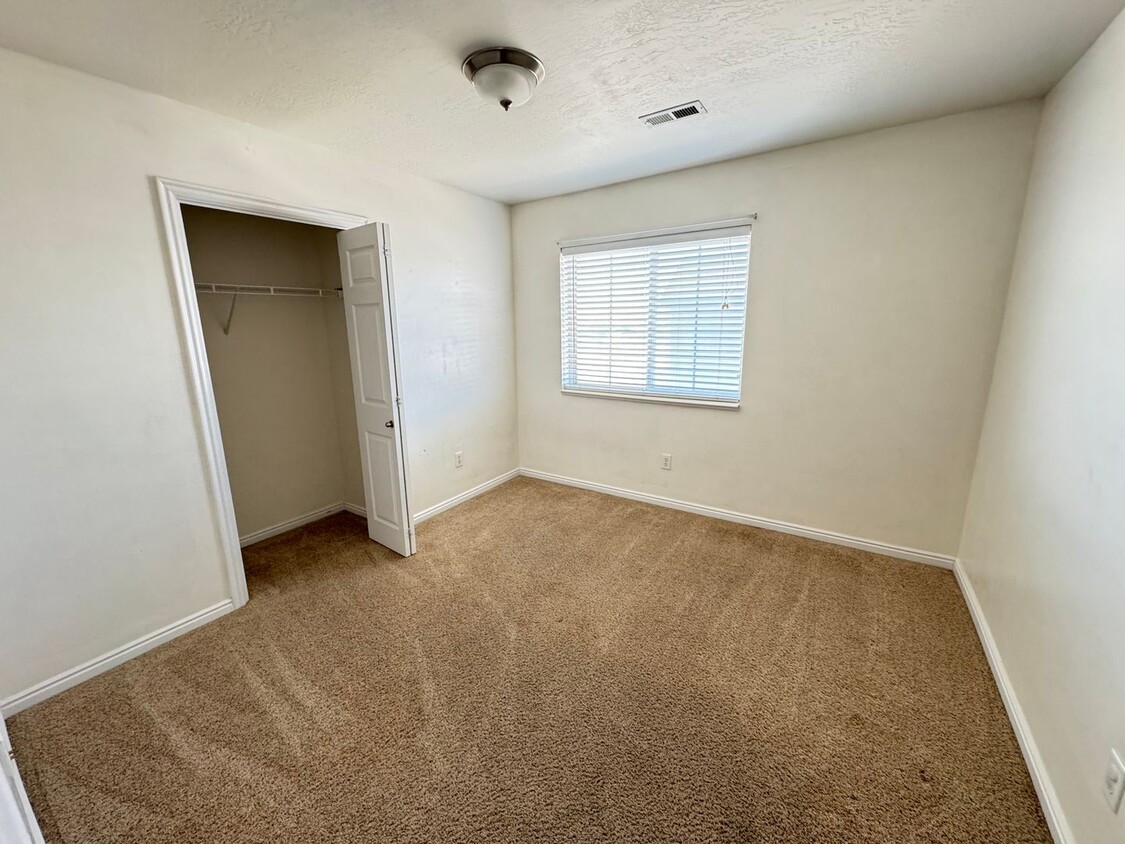 Foto principal - # bedroom 2 Bath Condo in Saratoaga Springs