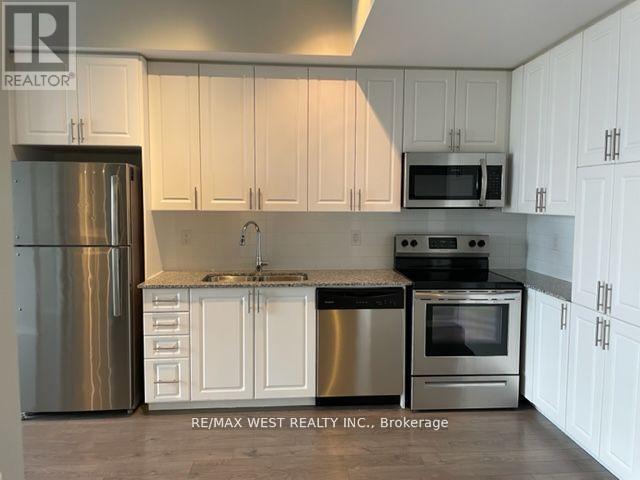 Building Photo - 3091 Dufferin St