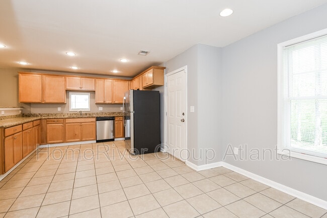 Building Photo - 7330 Drake Ave