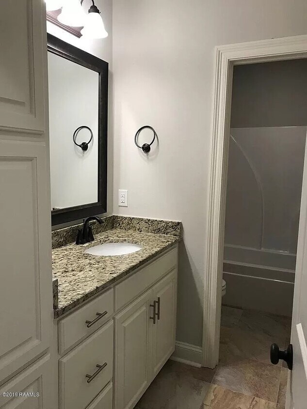 Foto del edificio - 101 Piper Crest Ln