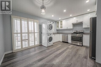 Building Photo - 2111 Lynn Heights Dr