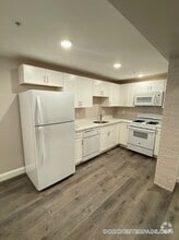 Building Photo - 32 Hartwell St