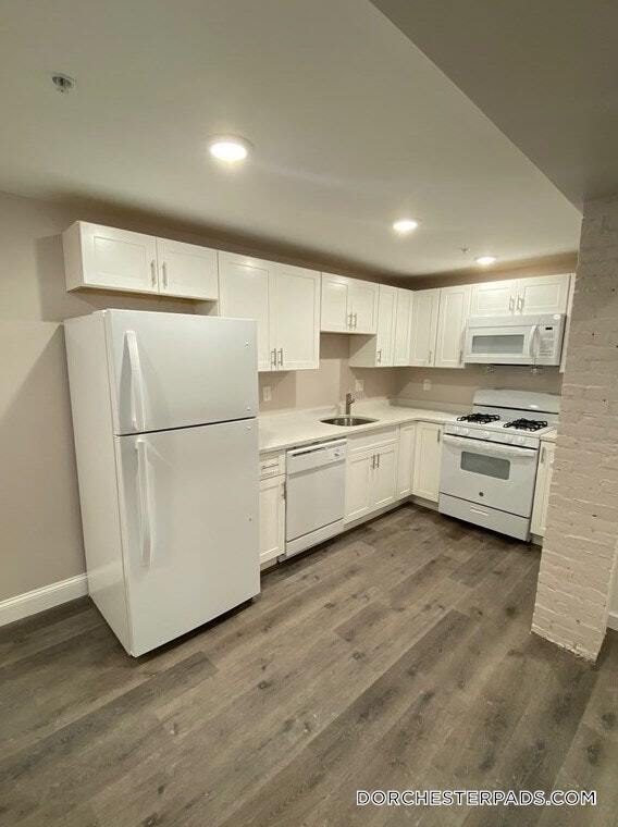 Primary Photo - 32 Hartwell St