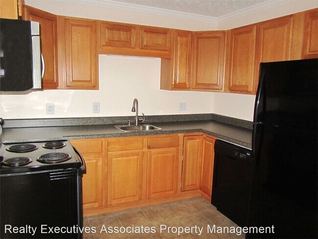 Building Photo - 444 Cherokee Heights Dr