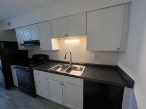 Building Photo - 2514 S Seale Rd