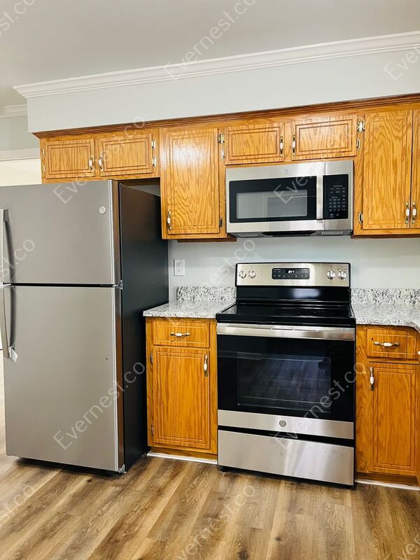 Building Photo - 3214 Cedarhurst Dr