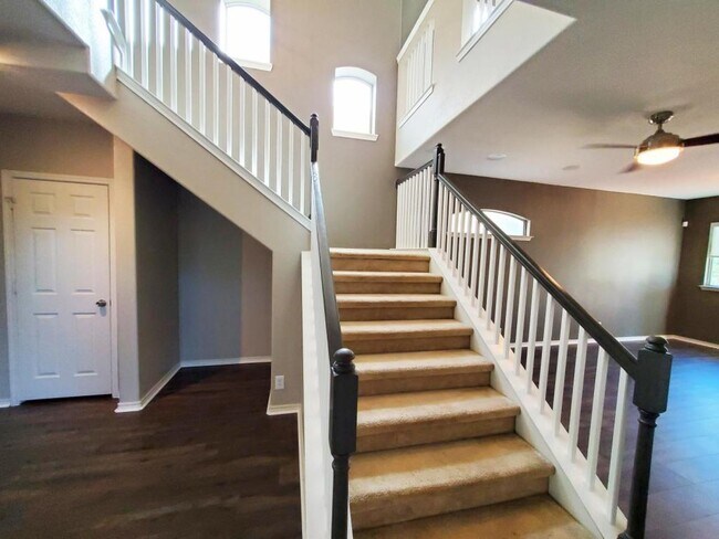 Building Photo - 1202 Cresswell Cove