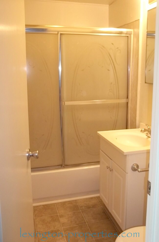 Building Photo - 3bd/2ba house in North Highlands