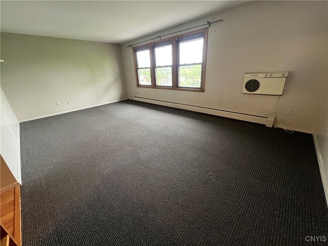 Building Photo - 120 Hasbrouck St