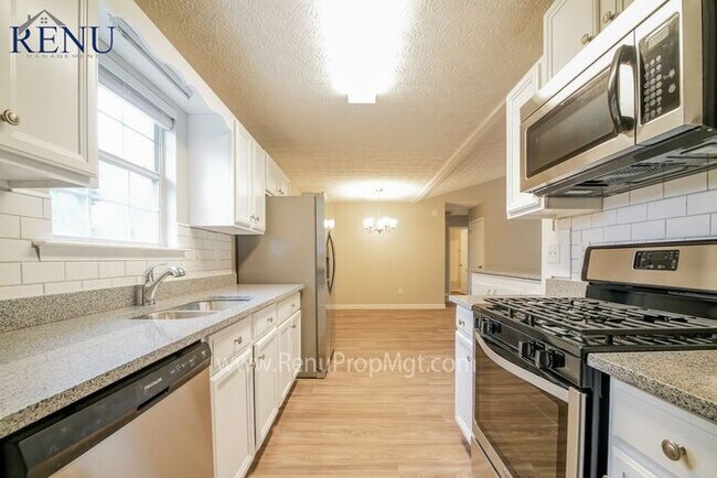 Foto del edificio - Now Available! 4 Bedroom 2.5 Bath!