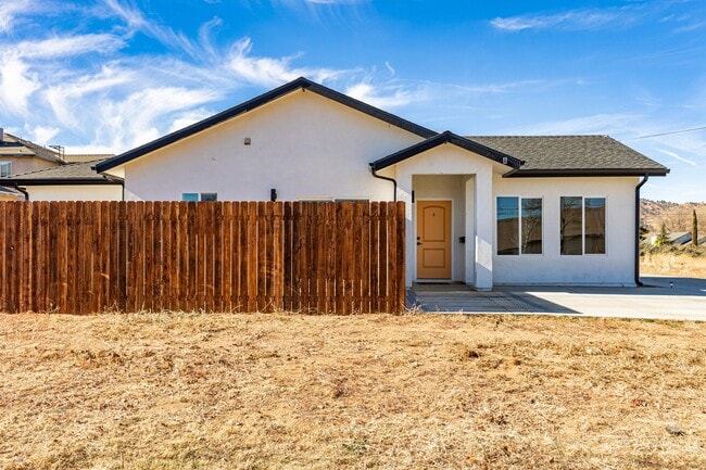 Building Photo - 21261 Golden Hills Blvd