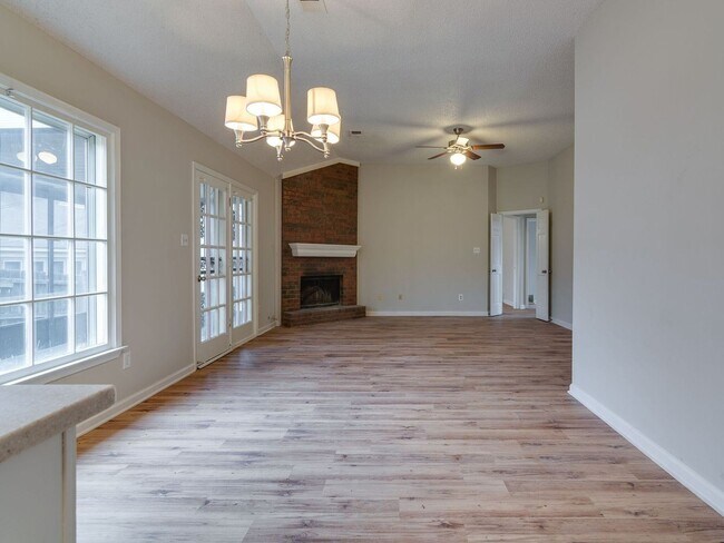 Building Photo - 3 br, 2 bath House - 4325 Bear Creek