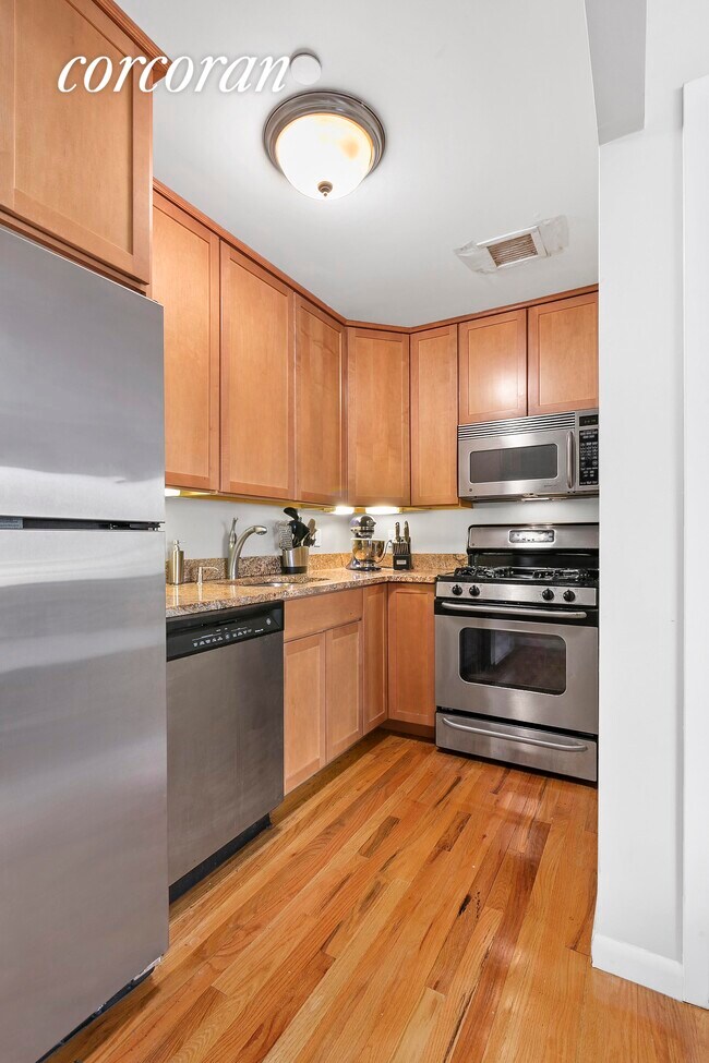Building Photo - 69 E 130th St