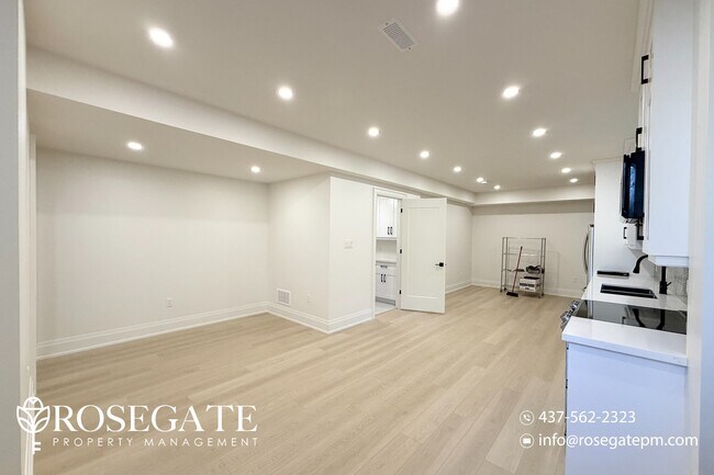 Building Photo - Bright 1-Bedroom Basement Unit in Pickerin...