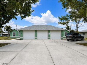 Building Photo - 509 NE 24th Pl