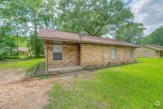Building Photo - 150 Dogwood St
