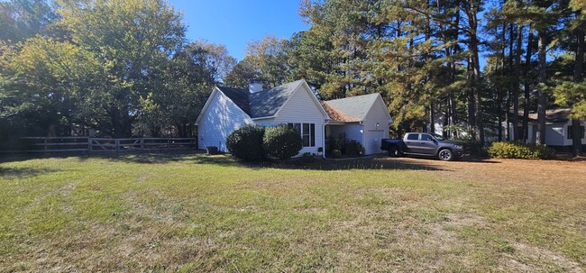 Building Photo - 41 Oakwater Dr