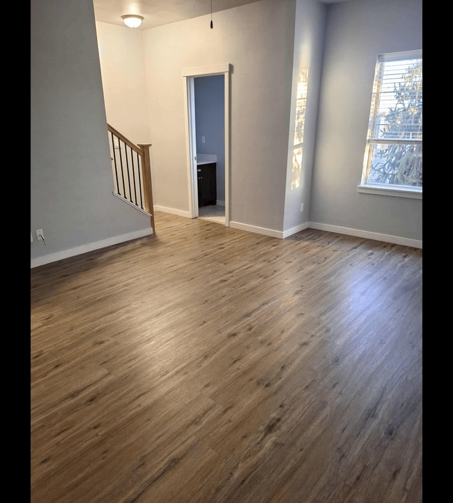 Foto del edificio - ? Stunning 3 Bedroom, 2.5 Bath Townhome in...