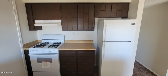 Foto del edificio - 5761 Longview Dr