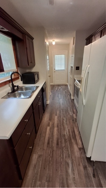 Building Photo - 205 Buffalo Creek Dr