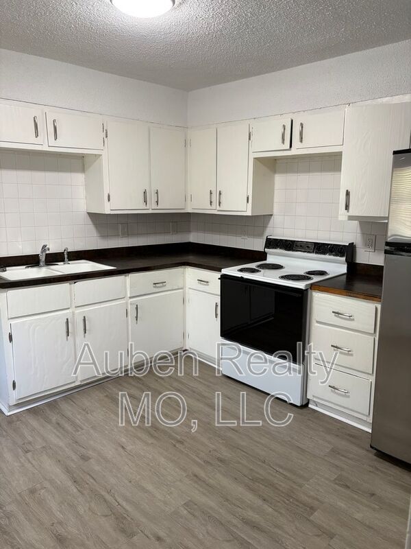 Foto del edificio - 507 Henrie Ave