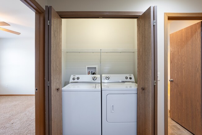 Foto del edificio - 821 Hawkeye Dr