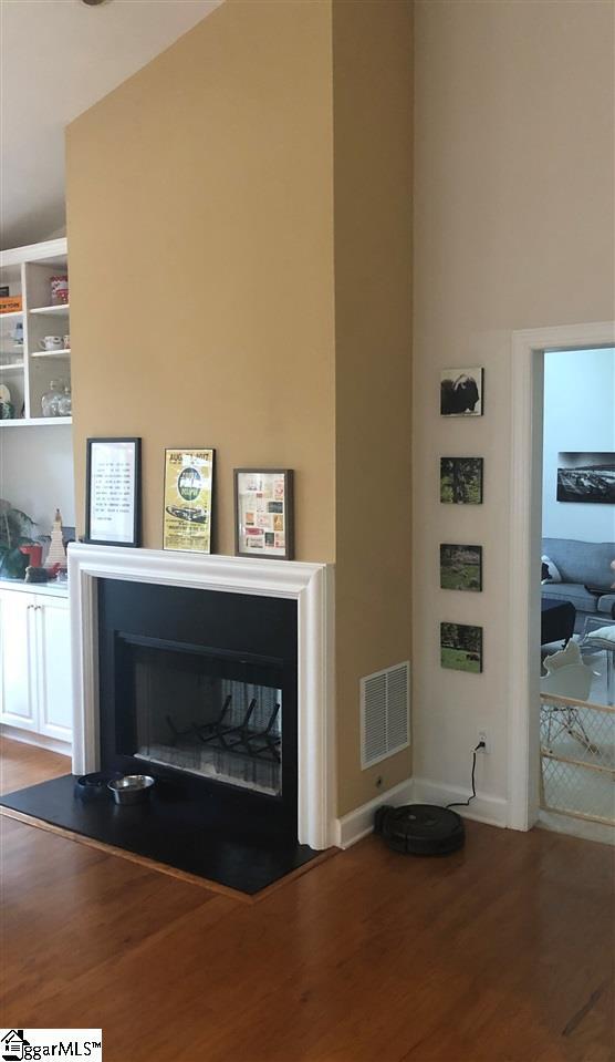 Foto del edificio - 201 Ascot Ridge Ln