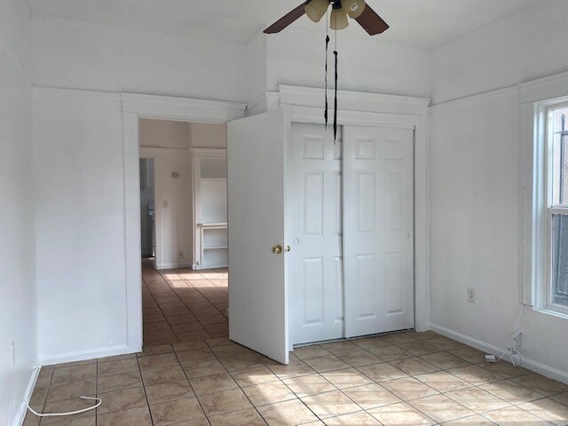 Building Photo - 883 E 40th Pl