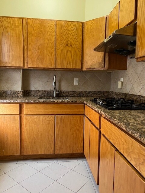 kitchen - 118 Linden Ave