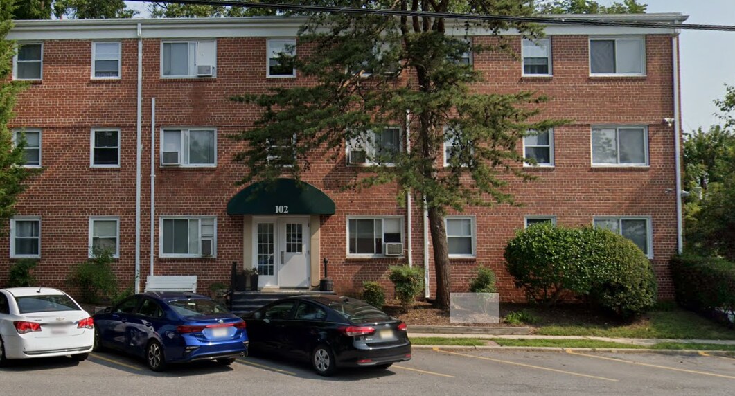 Primary Photo - 102 E Argyle St