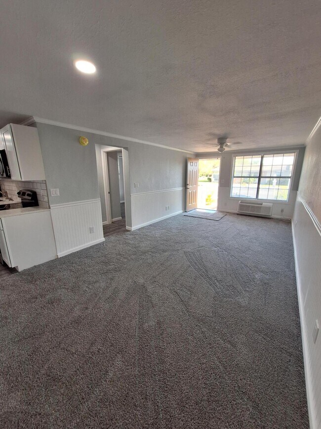 Foto del edificio - 1640 Bottlebrush Dr
