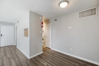 Building Photo - 11715 S Glen Dr