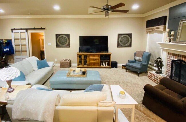 Building Photo - 1107 Brook Arbor Dr