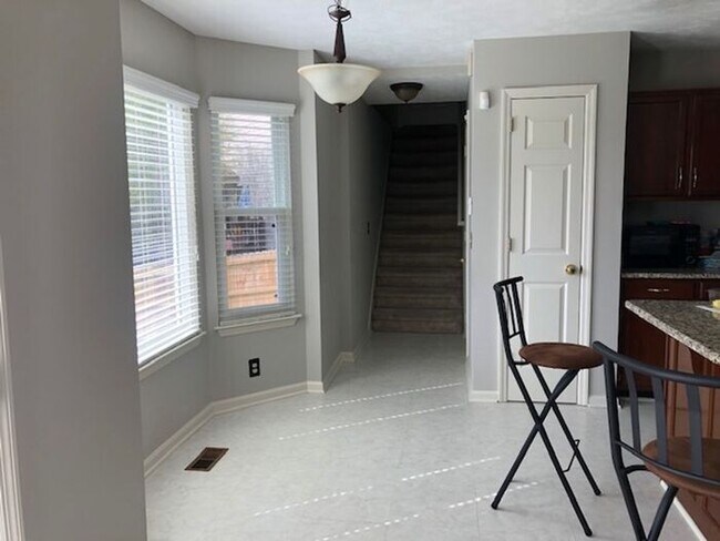 Foto del edificio - 3 Bedroom 2.5 Bath 2-story home in Bradfor...