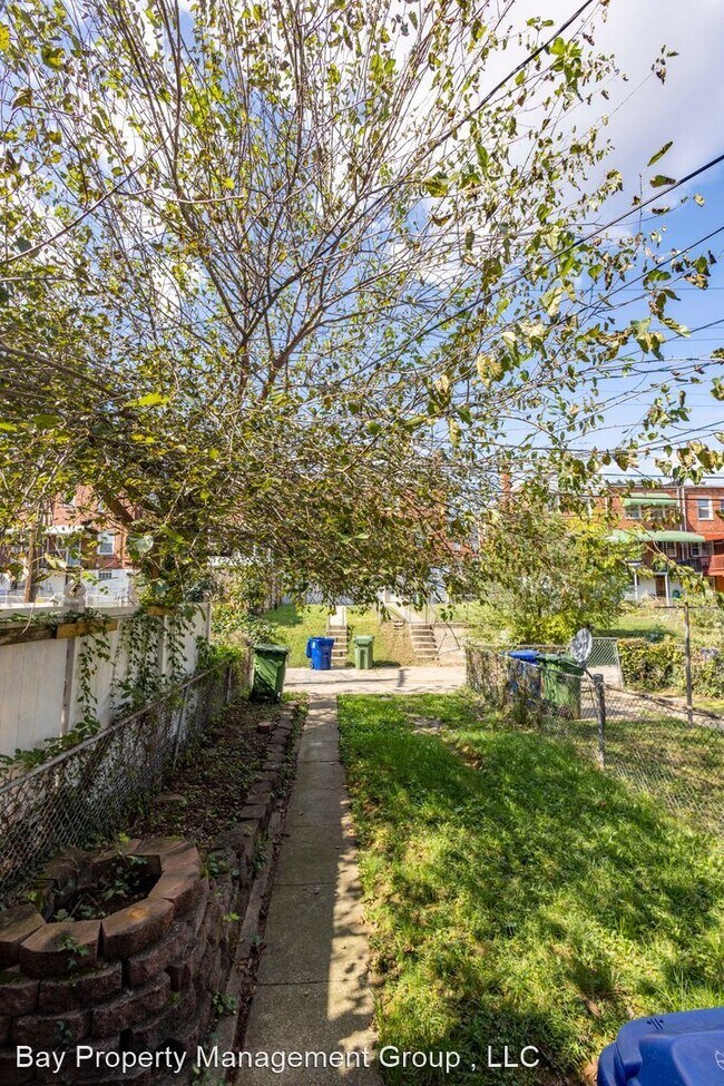 Building Photo - 2 br, 1 bath House - 746 Yale Avenue