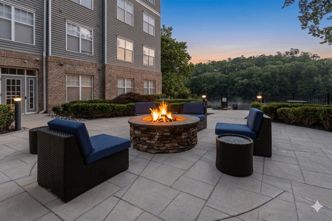 Building Photo - Merion Riverwalk Apartment Homes