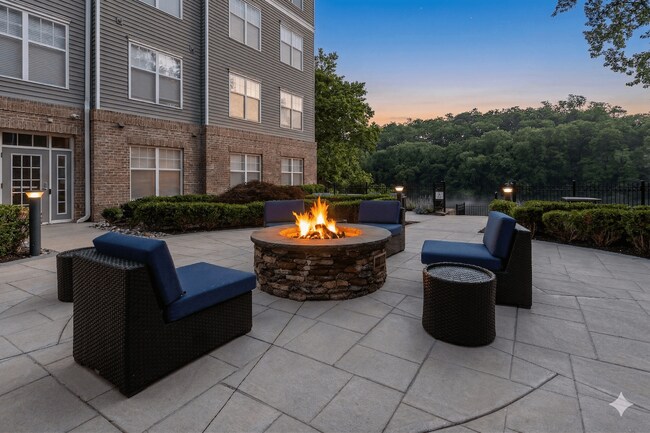 Foto del edificio - Merion Riverwalk Apartment Homes