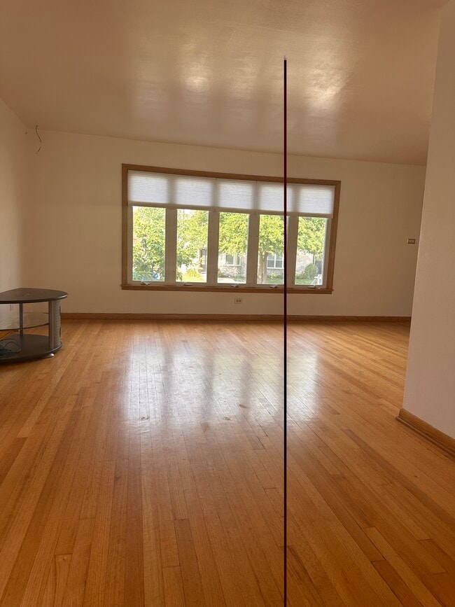 Sala de estar - 3935 N Odell Ave