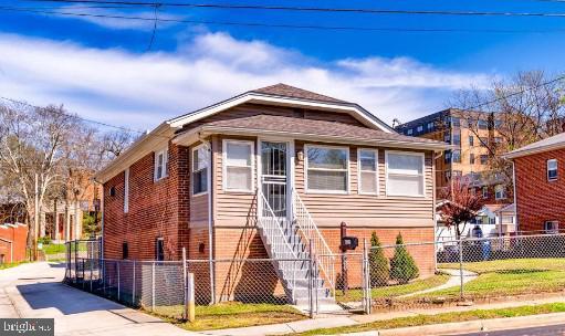 Primary Photo - 609 49th Pl NE