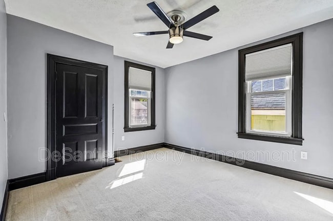 Building Photo - 1428 Evergreen Rd