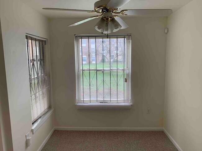 Nice view of Common Space - 3845 Saint Barnabas Rd