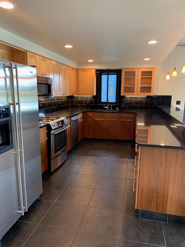 1950 W Bellerive Ln Unit 204, Coeur d'Alene, ID 83814 Condo for Rent