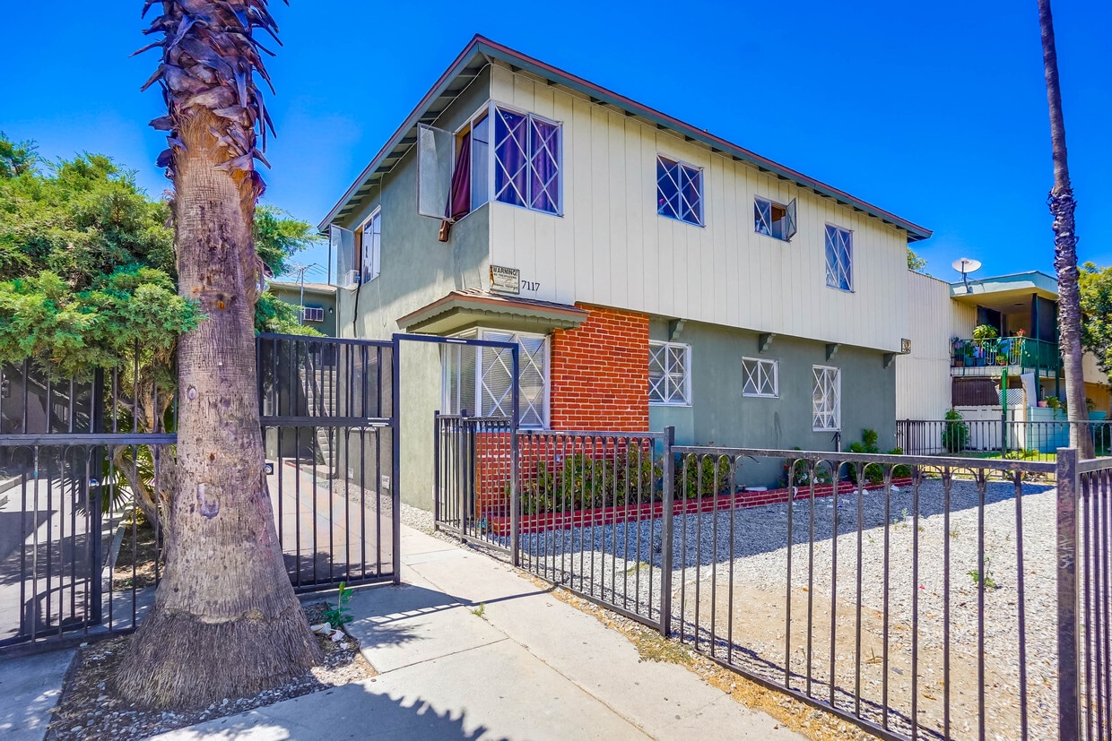 7117 Fulton Ave, North Hollywood, CA 91605 Apartments in North