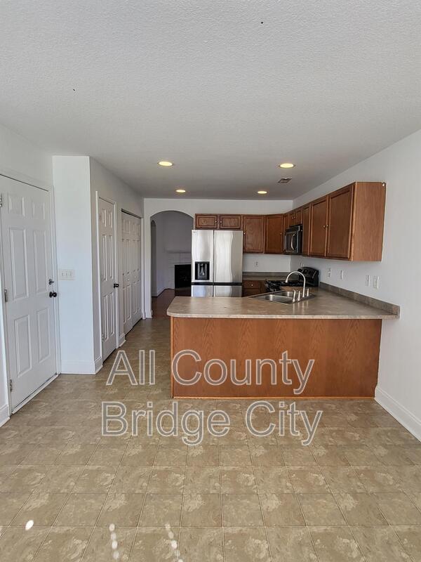 Building Photo - 5 Feldspar Ln
